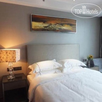 La Perle International 