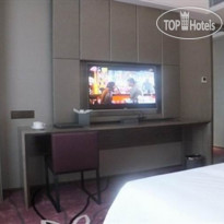 La Perle International 