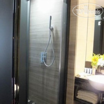 La Perle International 