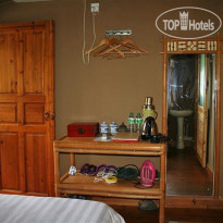Yangshuo Mountain Retreat 