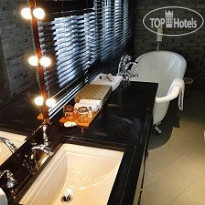 Art Gallery Suites
