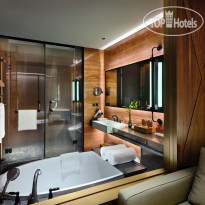 Intercontinental Shanghai Wonderland 