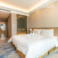 Auto City Ruili Hotel 