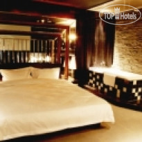 8 Colors Hotel 