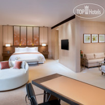 HUALUXE Shanghai Twelve At Hengshan, an IHG Hotel 