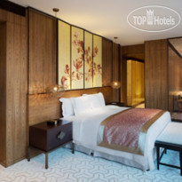 HUALUXE Shanghai Twelve At Hengshan, an IHG Hotel 