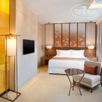 HUALUXE Shanghai Twelve At Hengshan, an IHG Hotel 