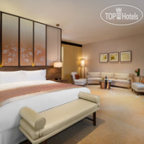 HUALUXE Shanghai Twelve At Hengshan, an IHG Hotel 