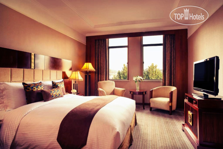 Grand Mercure on Renmin Square