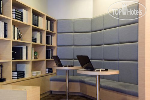 Hotelier's photos Holiday Inn Express Taoyuan 3*