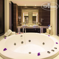 Crystals Beach Resort Belle Mare 