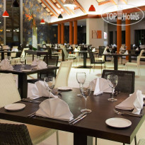 Crystals Beach Resort Belle Mare 