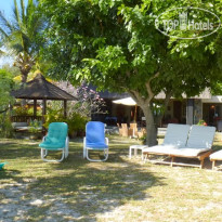 Villa Sesame Двор