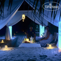 Bliss Dhigurah Romantic beach dinner