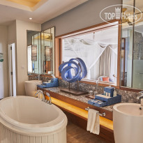 Machchafushi Island Resort & Spa Maldives Premier Owerwater Villa Bathro
