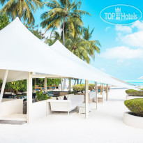 Conrad Maldives Rangali Island Quite Zone - бар с едой и напи