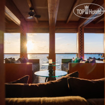 Amilla Maldives Resort & Residences Sunset bar
