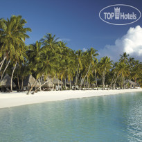 Shangri La Villingili Resort & Spa Beach front of Javvu Restauran