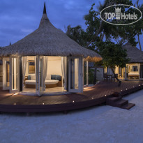 Banyan Tree Maldives Vabbinfaru Grand Beachfront Pool Villa -