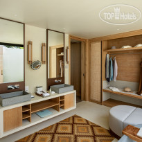 Kuda Villingili Resort Maldives Beach villa bathroom