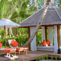 Denis Private Island 