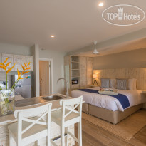 Le Nautique Luxury Waterfront Hotel 