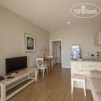 Le Nautique Beachfront Apartments Mahe 
