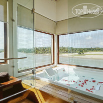 Amaranthe Bay Resort