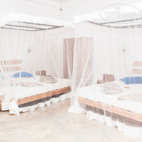 International Beach Hotel & Restaurant 