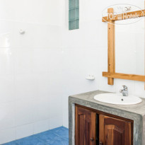 International Beach Hotel & Restaurant 