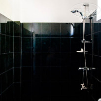 International Beach Hotel & Restaurant 