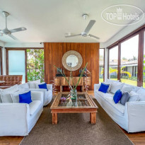 Ubuntu Beach Villas by Reveal