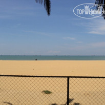 Oasis Beach Resort Пляж 