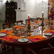 The Kandy House Обеденный стол