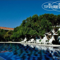 Peacock Beach Hotel Бассейн