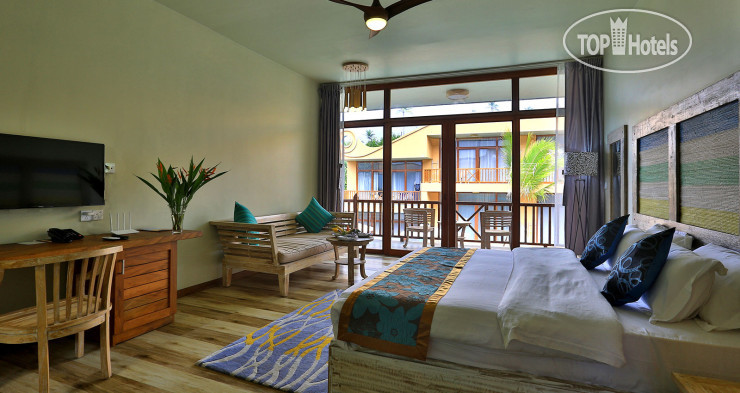 Thaproban Pavilion Waves