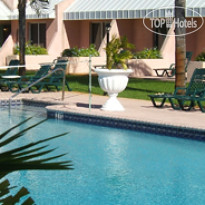 Castaways Resort & Suites 