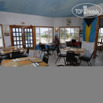 Tranquillity On The Bay Resort Бар