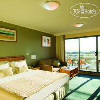 Oaks Waterfront Resort The Entrance 