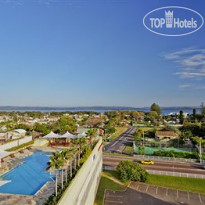 Oaks Waterfront Resort The Entrance 