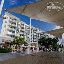 Oaks Waterfront Resort The Entrance 