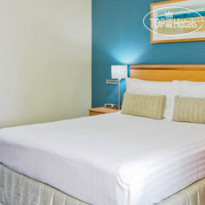 Oaks Waterfront Resort The Entrance 