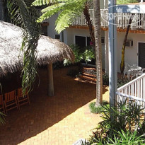 Coral Tree Inn Вид из номера