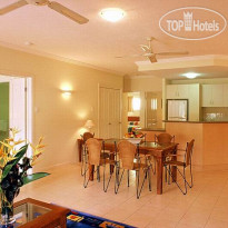 Bay Village Tropical Retreat