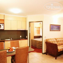 Bay Village Tropical Retreat