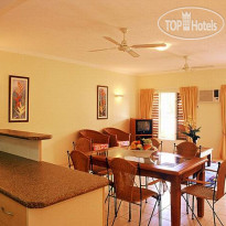 Bay Village Tropical Retreat