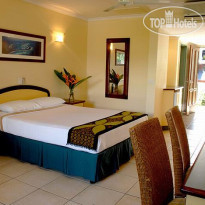 Bay Village Tropical Retreat