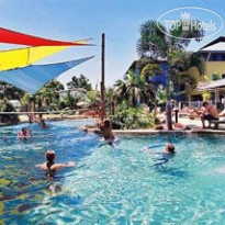 Nomads Cairns Backpackers Resort & Serpent Bar 