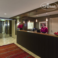 Adina Apartment Hotel South Yarra лобби