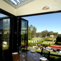 Assured Ascot Quays Apartment Hotel Вид из ресторана